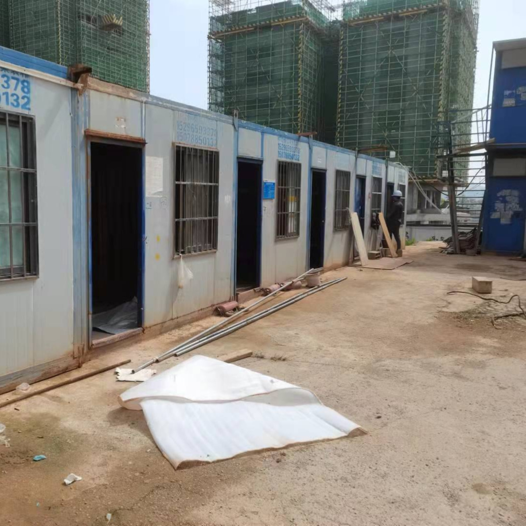 北流\\厂房拆除回收：让废弃建筑重获新生\\